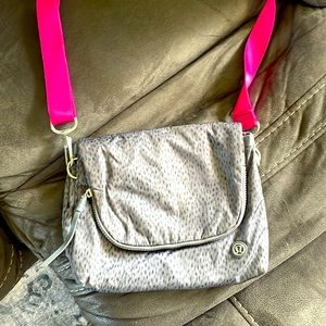 Lululemon Festival Bag Like New RARE Print